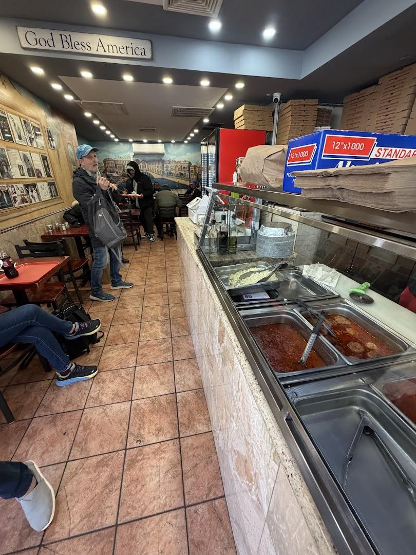 Famous Famiglia Pizzeria